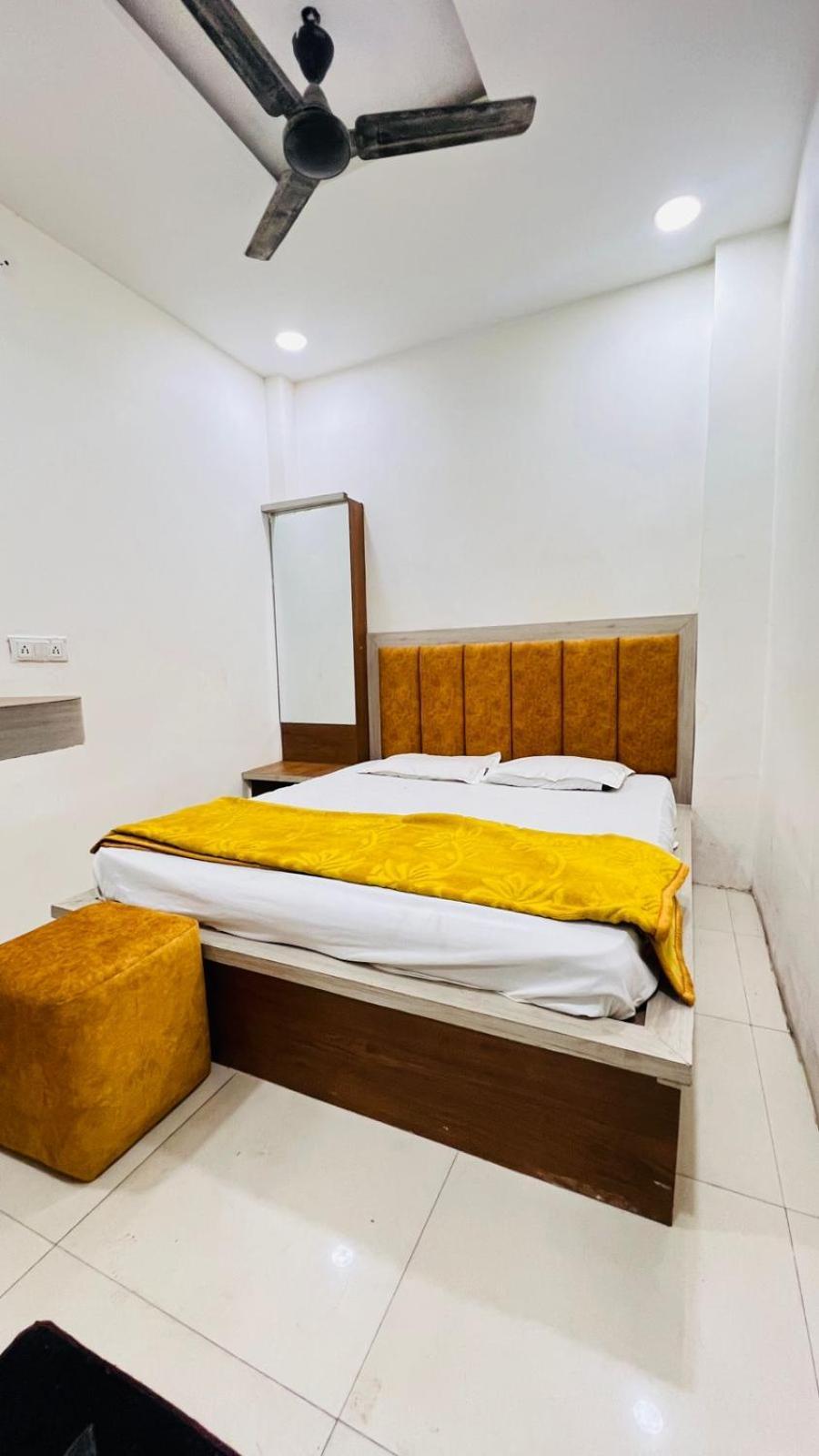 Royal Raj Palace Ujjain Eksteriør bilde