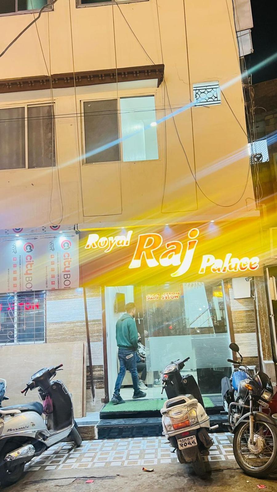 Royal Raj Palace Ujjain Eksteriør bilde