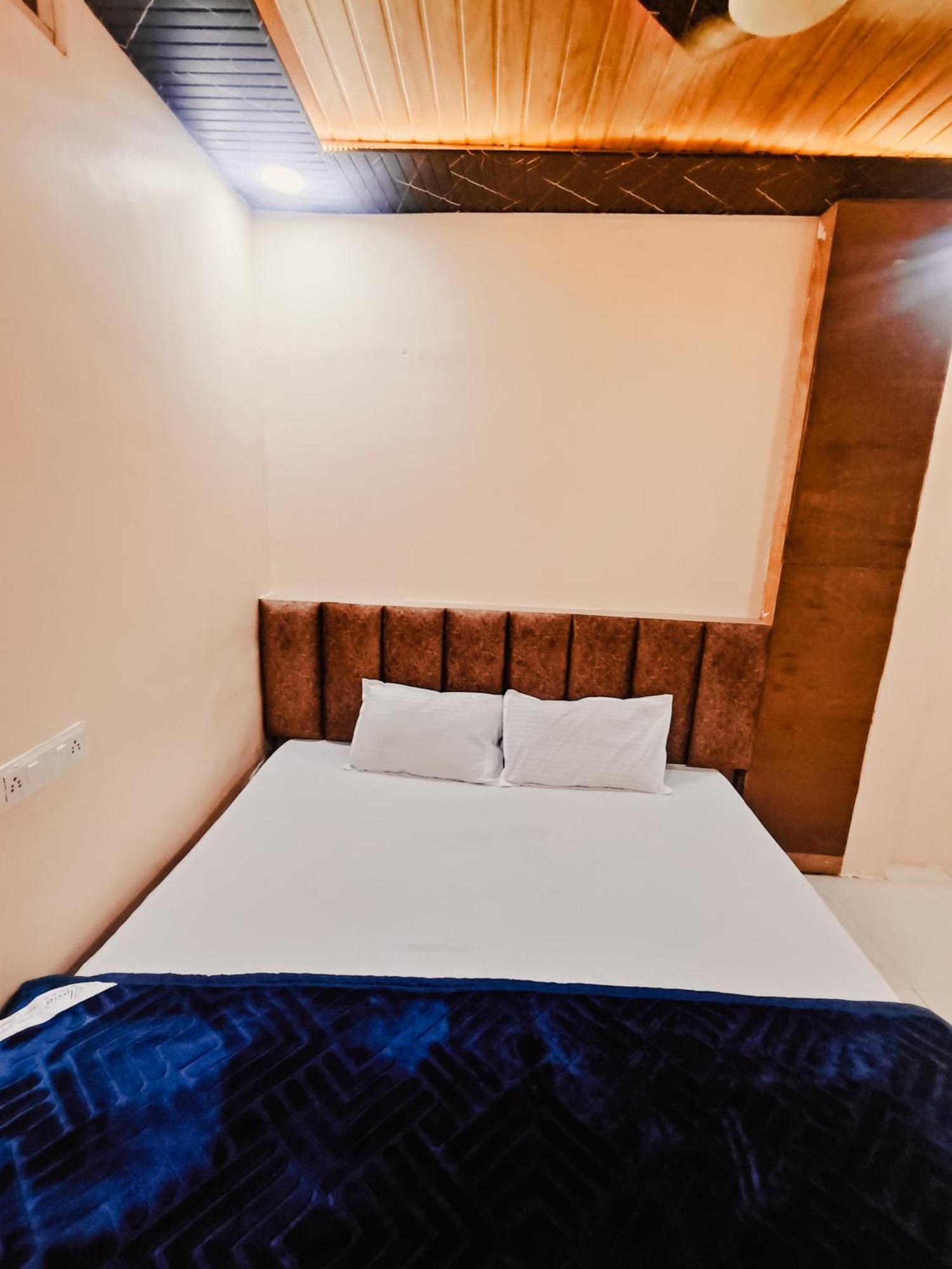 Royal Raj Palace Ujjain Eksteriør bilde
